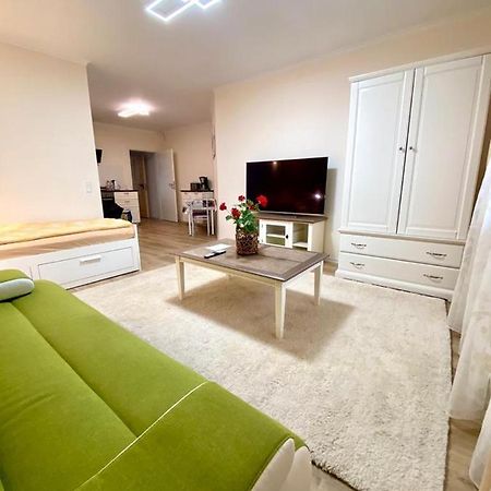 Wohnung Im Erdgeschoss Битигхайм-Бисинген Екстериор снимка